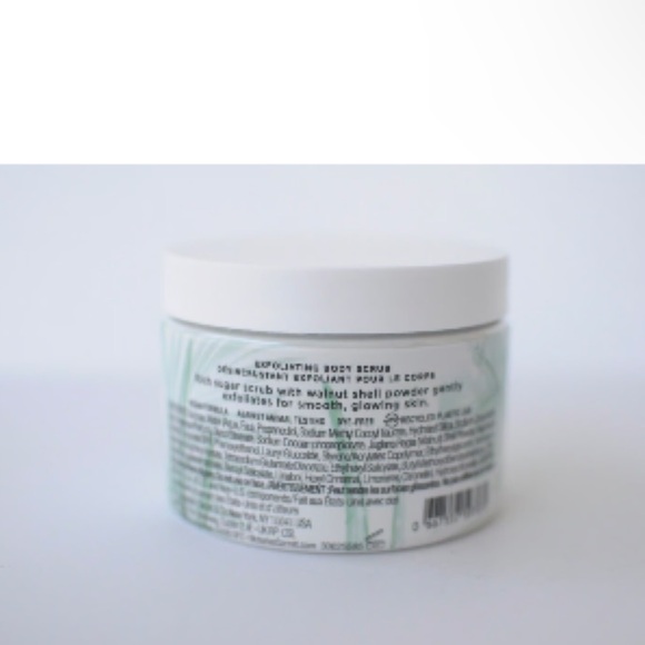 Victoria secret aloe water and hibiscus scrub - Picture 2 of 2